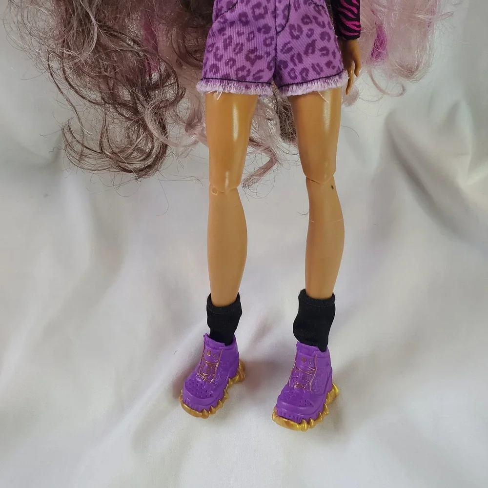 Monster High Mattel Clawdeen Wolf Fashion Doll Purple Outfit 11in Brown Hair‎